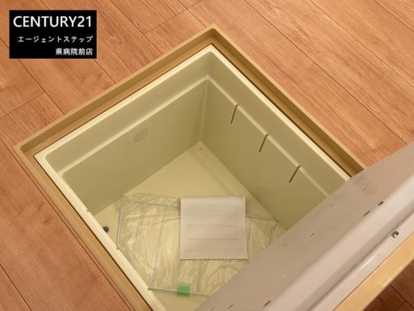 　収納　床下収納で収納も便利です