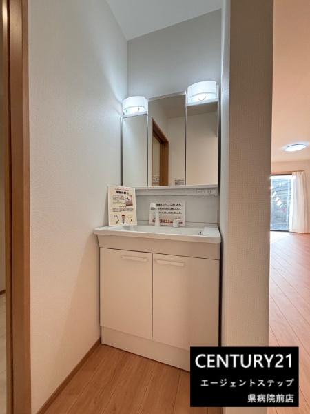 　洗面台・洗面所　清潔感のある洗面台です