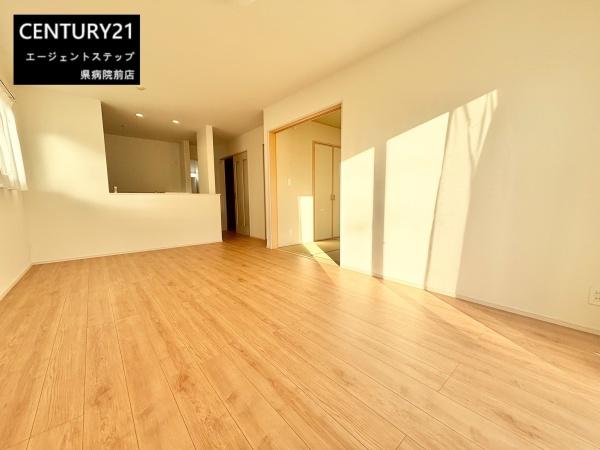 　リビング　明るいリビング空間です