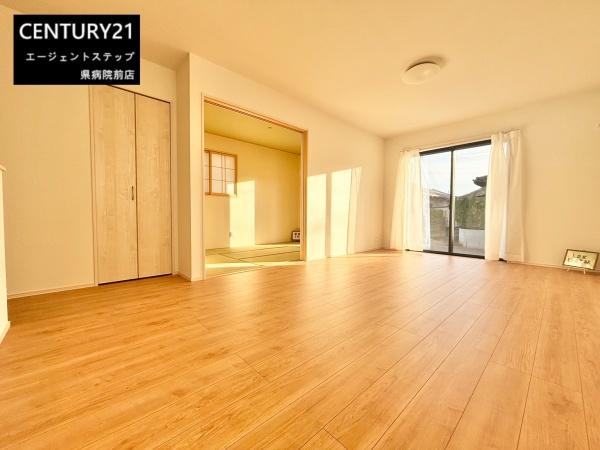 　リビング　明るいリビングが魅力です