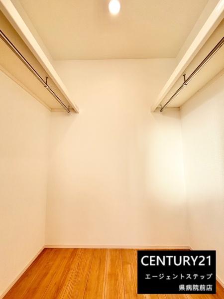 　収納　明るい収納スペースです