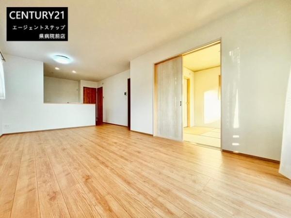 　リビング　開放感のあるリビング空間です