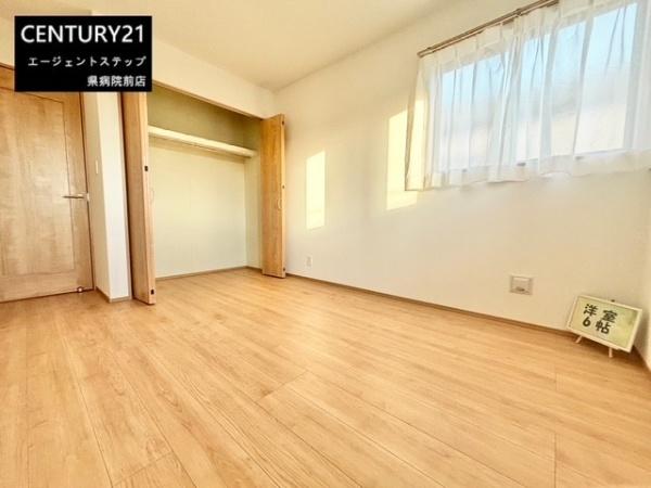 　寝室　寝室の明るさが魅力です