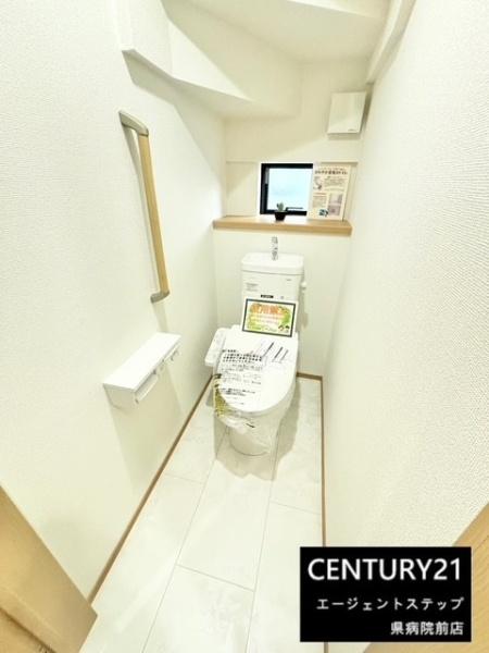 　トイレ　トイレは明るい空間です