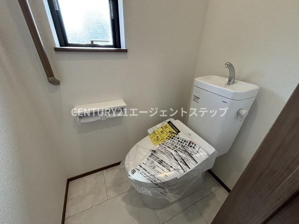 　トイレ　明るいトイレ空間です