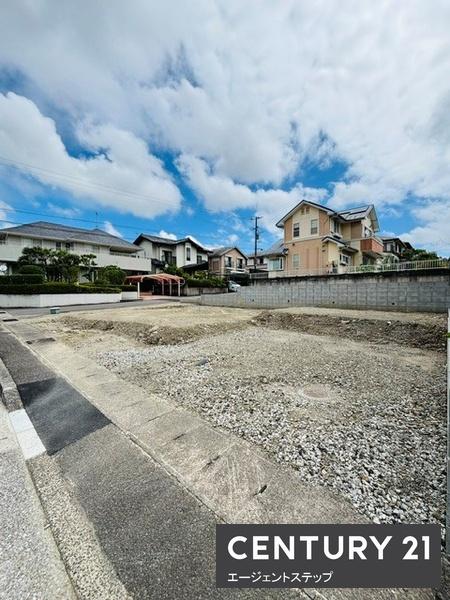 　前面道路含む現地写真　前面道路の現地写真です