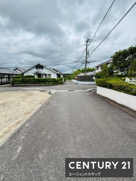 　前面道路含む現地写真　前面道路含む現地写真です