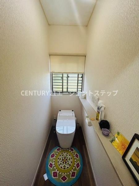 　トイレ　明るいトイレ空間です