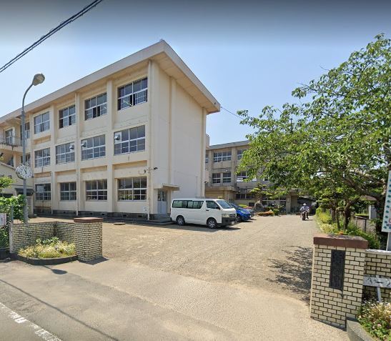 　都城市立祝吉中学校（中学校）／689m　