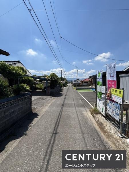 　前面道路含む現地写真　前面道路がゆったりしています