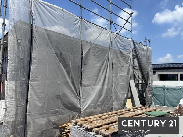 　その他現地　建築中の外観が特徴的です