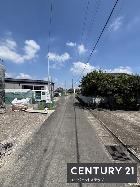 　前面道路含む現地写真　前面道路の状況が分かります
