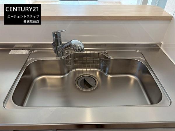 　キッチン　ステンレス素材のキッチンです