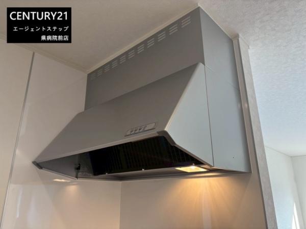 　キッチン　キッチンに設けられた換気設備です