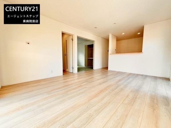 　リビング　広さが魅力のリビングです