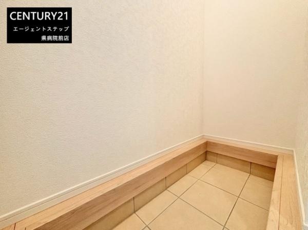 　その他内観　玄関スペースが明るいです