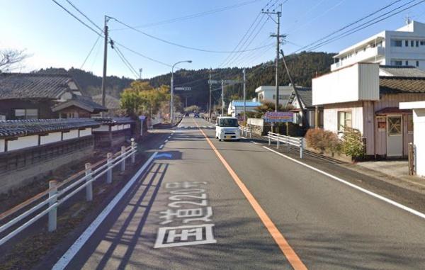 　前面道路含む現地写真　前面道路が広く便利です