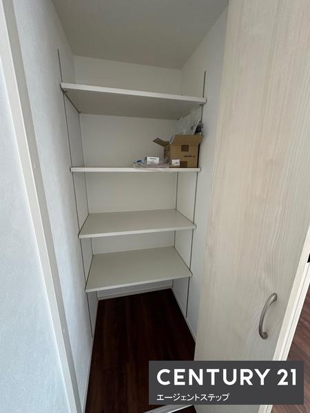　収納　階段下収納