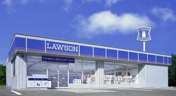 　ローソン日南大堂津店（コンビニ）／276m　