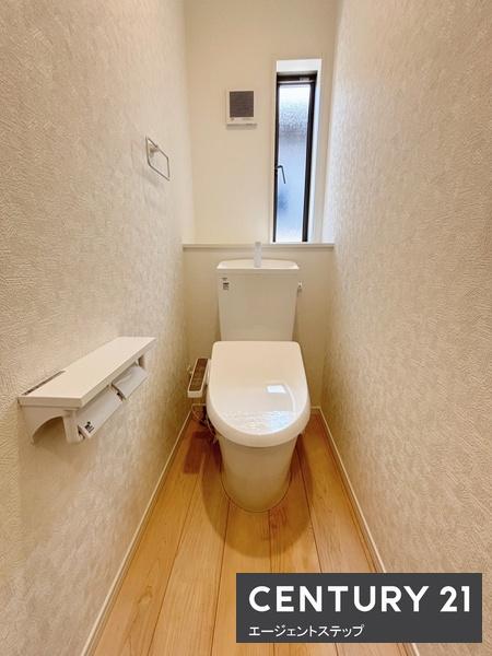 　トイレ　明るいトイレ空間です