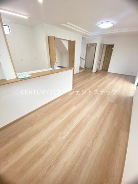 　リビング　リビングはシンプルな内装です