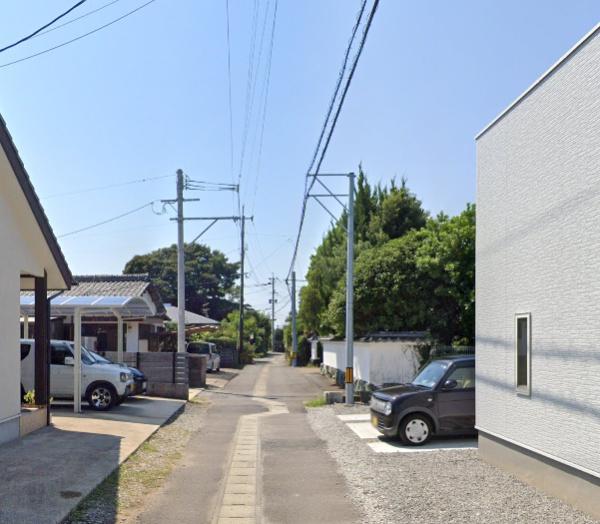 　前面道路含む現地写真　前面道路が広く整っています