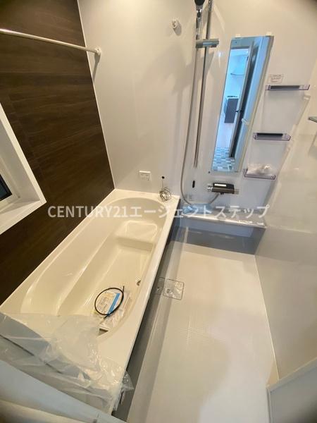 　バス　明るいバス空間が特徴です