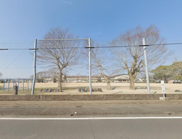 　三股町立三股小学校（小学校）／936m　