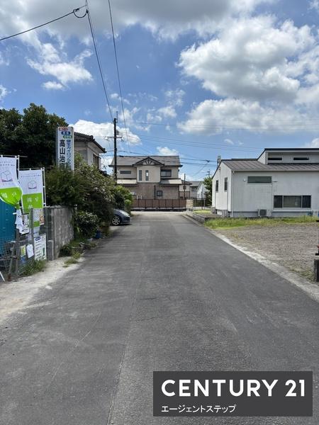 　前面道路含む現地写真　前面道路の現地写真です