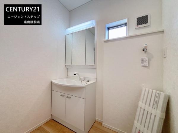　洗面台・洗面所　洗面台・洗面所が明るいです