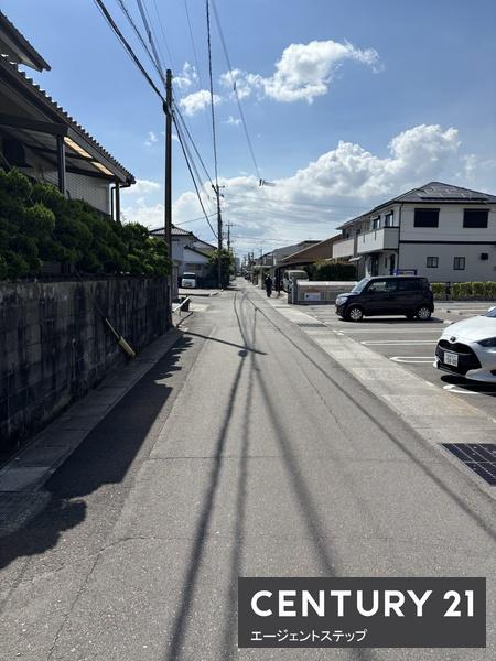　前面道路含む現地写真　前面道路含む現地写真です