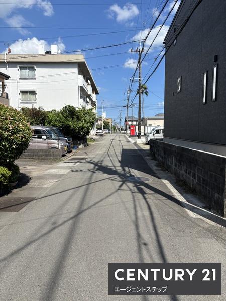 　前面道路含む現地写真　前面道路含む現地写真です
