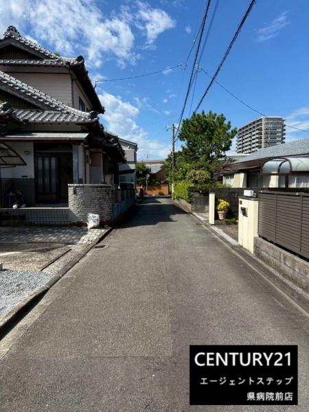 　前面道路含む現地写真　前面道路含む現地写真です