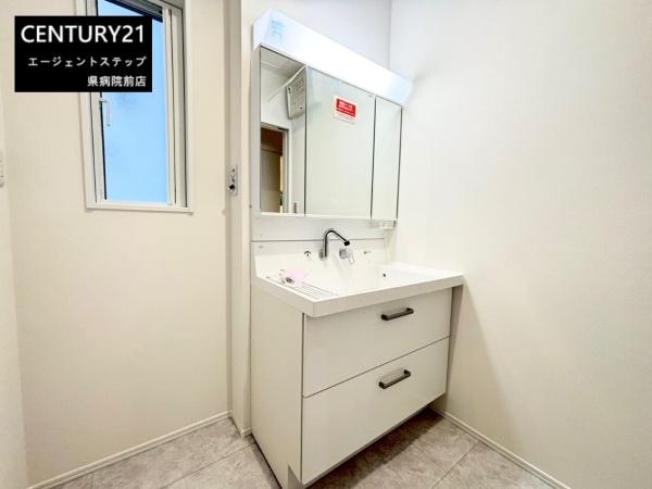 　洗面台・洗面所　洗面台・洗面所が明るいです