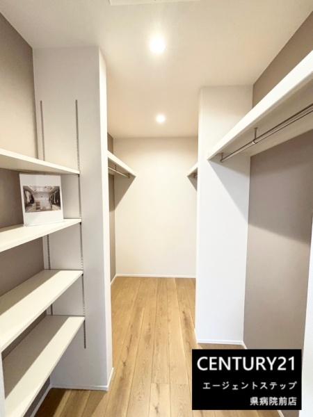 　収納　広々収納スペースが魅力です