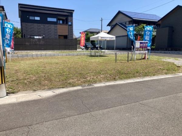 　前面道路含む現地写真　前面道路含む現地写真が参考になります