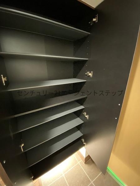 　玄関　シューズボックス