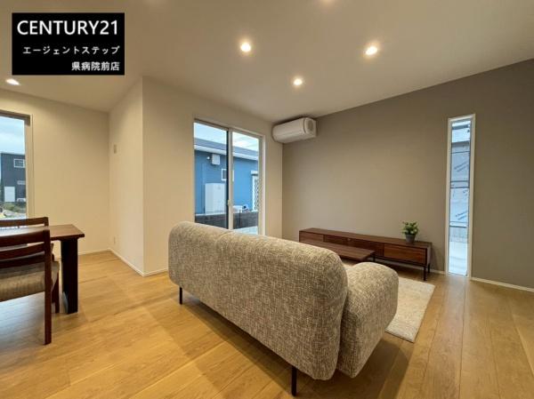 　リビング　リビングの開放感が魅力です