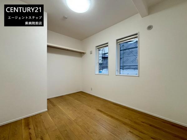 　洋室　洋室の木目床が魅力です