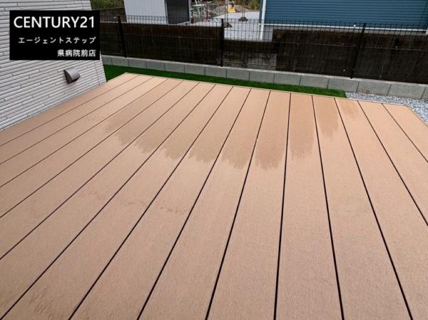 　その他　ウッドデッキが魅力的です
