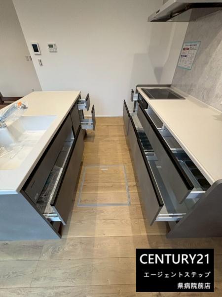 　キッチン　収納力のあるキッチンです