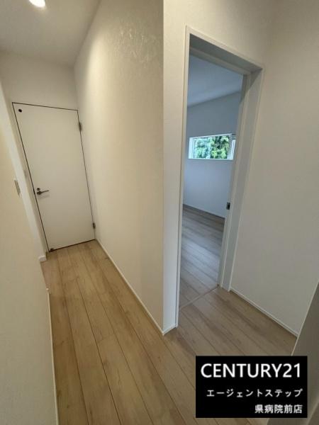 　その他内観　廊下は明るい印象です