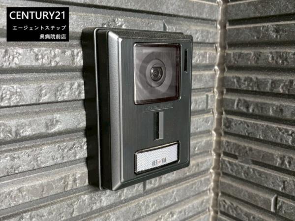 　玄関　玄関にモニター付きインターホン設置