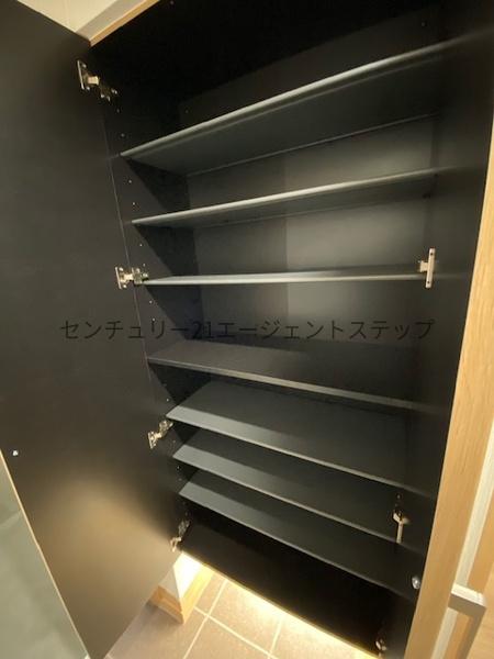 　玄関　シューズボックス