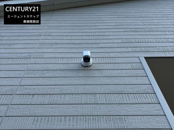 　その他　外壁に防犯カメラ設置済みです