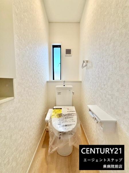 　トイレ　明るいトイレ空間です