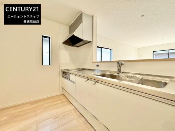 　リビング　リビングが明るい印象です