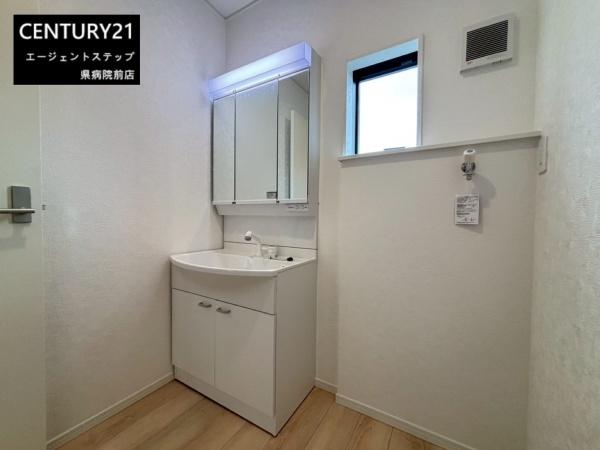 　キッチン　キッチンの清潔感が際立ちます