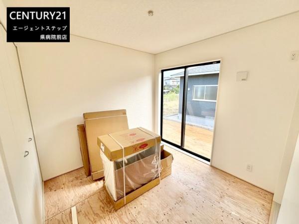 　洋室　洋室の明るさが魅力です