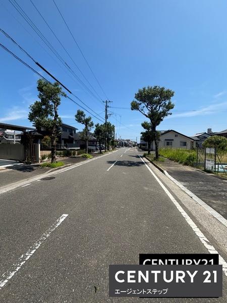 　前面道路含む現地写真　